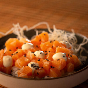 TARTAR SALMÓN Y MAYO LIMA